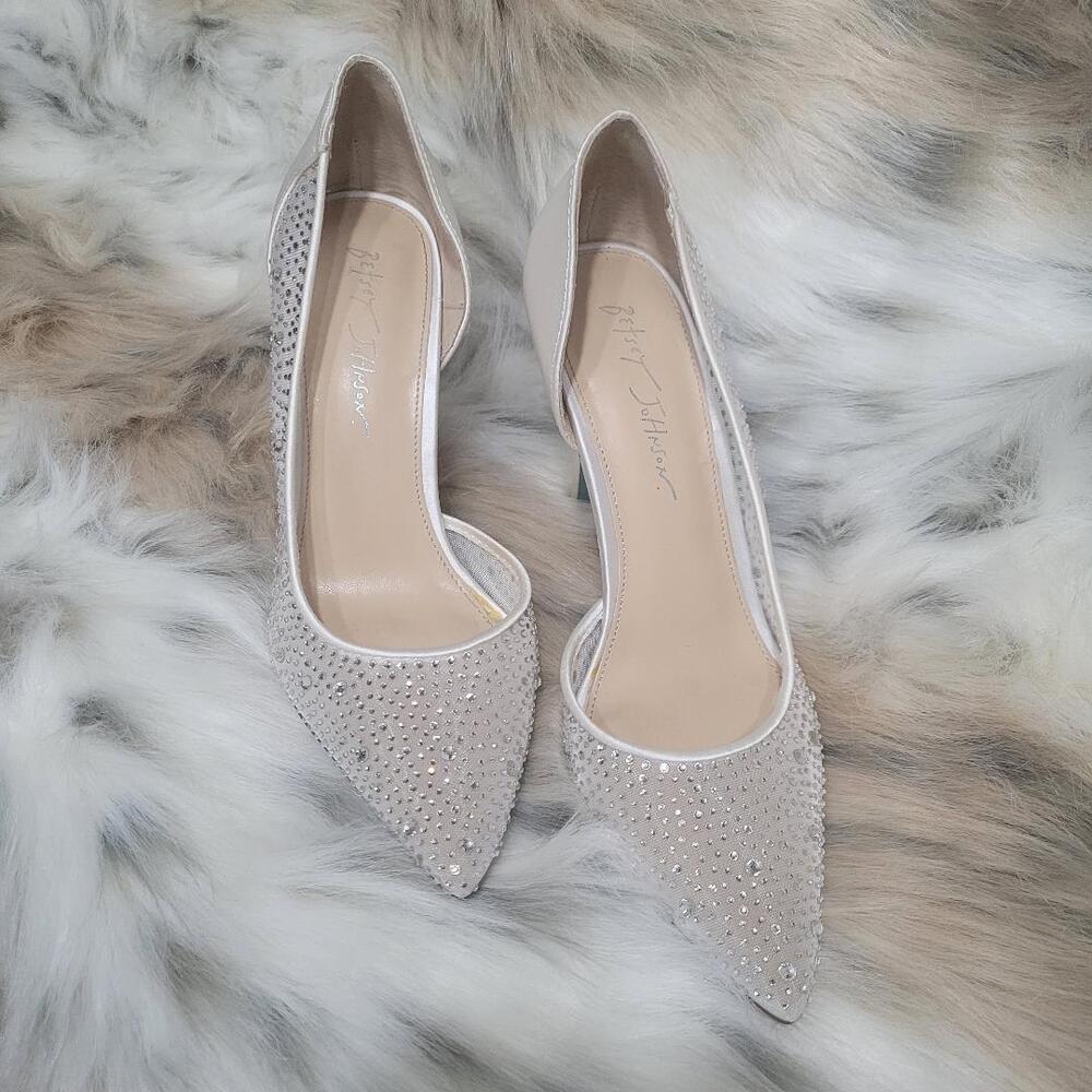 P1474A-Betsey Johnson Luxury White Rhinestone Pointed Heels SZ9